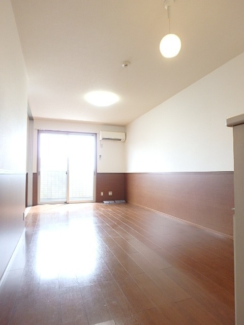 ��ʌ��������܎s��{��听���P���ڂ̃A�p�[�g�̋����E���r���O