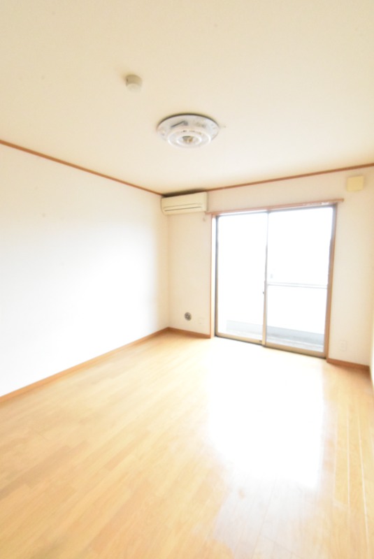 ��ʌ��z�J�s�����̃A�p�[�g�̂��̑������E�X�y�[�X