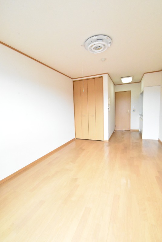 ��ʌ��z�J�s�����̃A�p�[�g�̐Q��