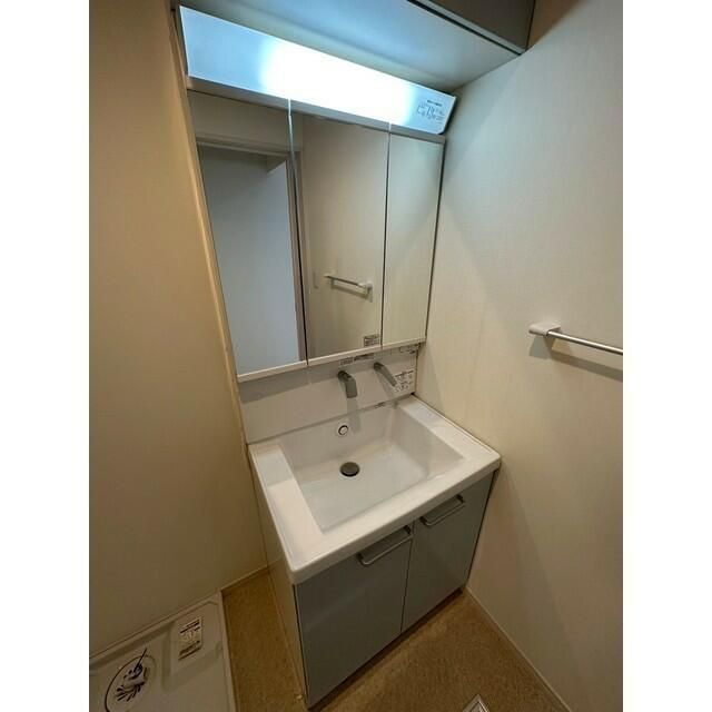 ��ʌ��������܎s�΋�����R���ڂ̃A�p�[�g�̐��ʏ�