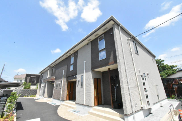 ��ʌ��z�J�s�{�{���Q���ڂ̃A�p�[�g�̌����O��