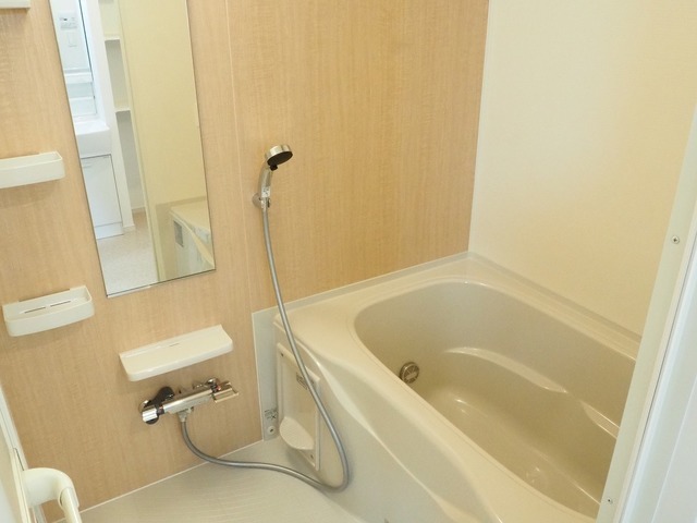 ��ʌ��z�J�s�{�{���Q���ڂ̃A�p�[�g�̃o�X