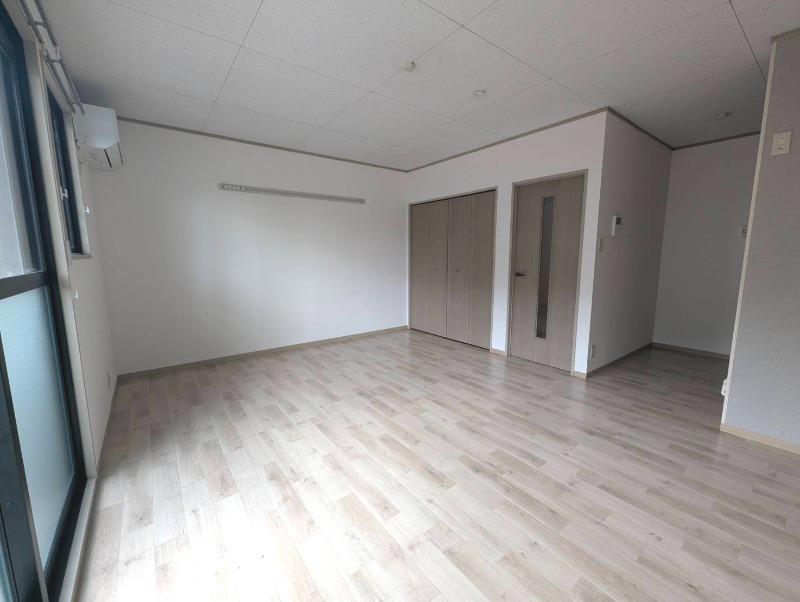 ��ʌ��k�����S�ɓޒ��厚�H�т̃A�p�[�g�̋��ԁE���r���O