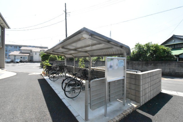 ��ʌ��z�J�s�{�{���Q���ڂ̃A�p�[�g�̂��̑�