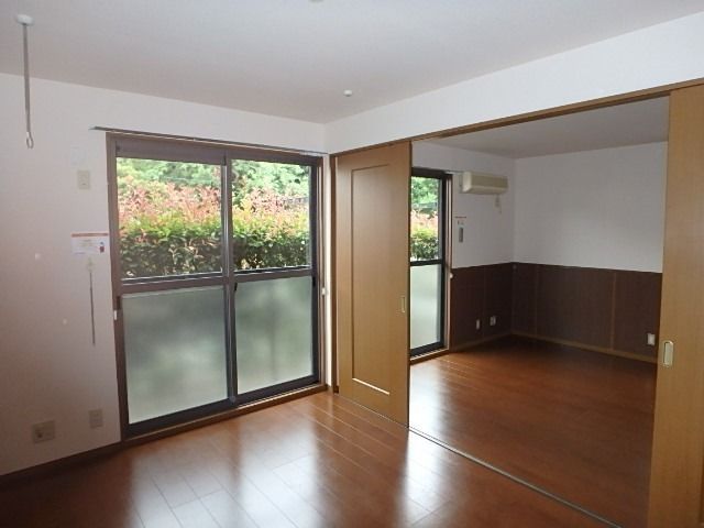 ��ʌ��������܎s�k��g�쒬�P���ڂ̃A�p�[�g�̂��̑������E�X�y�[�X