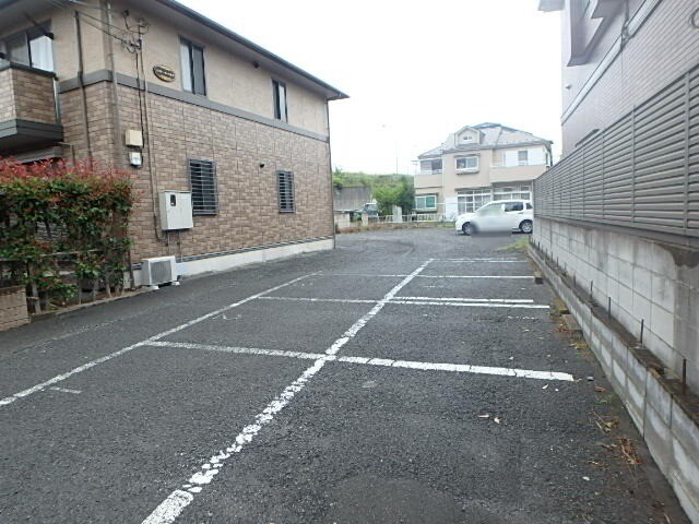 ��ʌ��������܎s�k��g�쒬�P���ڂ̃A�p�[�g�̒��ԏ�