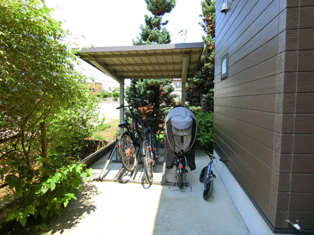 ��ʌ�����s�厚�ΐ_�̃A�p�[�g�̂��̑�