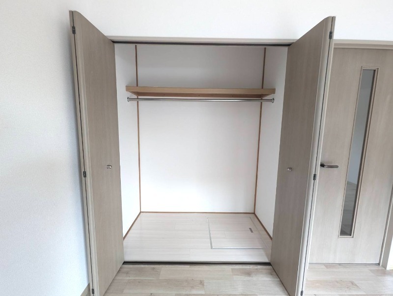 ��ʌ��k�����S�ɓޒ��厚�H�т̃A�p�[�g�̎��[