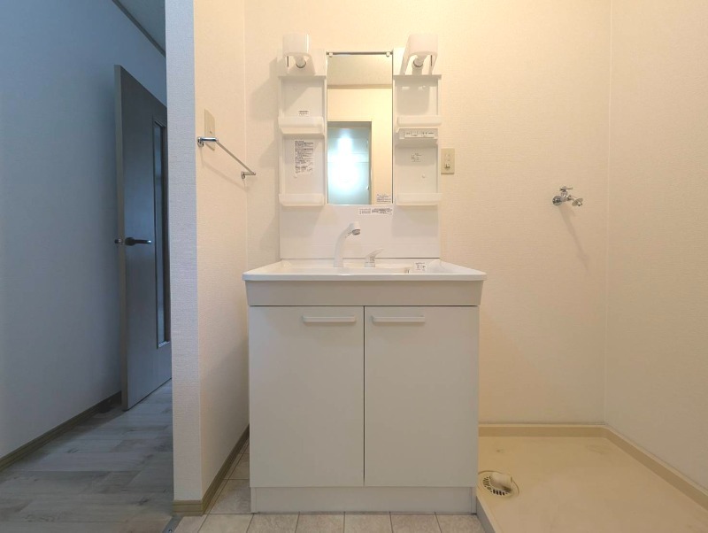 ��ʌ��k�����S�ɓޒ��厚�H�т̃A�p�[�g�̐��ʏ�