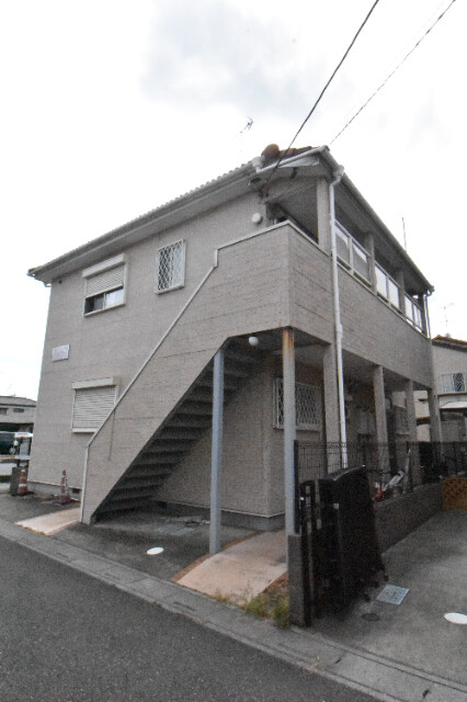 ��ʌ��@�c�s���R���ڂ̃A�p�[�g�̃G���g�����X