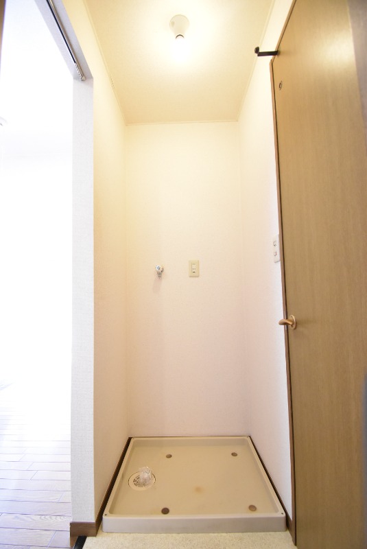 ��ʌ�����s�Ŕ�m�܂Q���ڂ̃A�p�[�g�̂��̑�