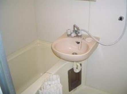 ��ʌ��z�J�s�ԎR���S���ڂ̃A�p�[�g�̃o�X