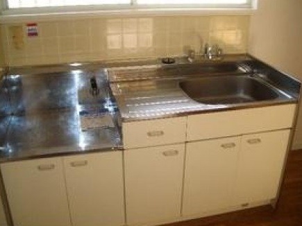 ��ʌ��z�J�s�ԎR���S���ڂ̃A�p�[�g�̃L�b�`��