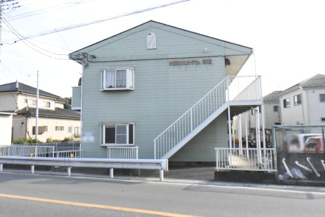 ��ʌ�����s�厚���s�̉Ƃ̃A�p�[�g�̌����O��