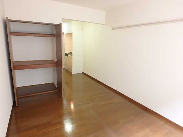 ��ʌ��������܎s��{���咬�R���ڂ̃A�p�[�g�̋��ԁE���r���O