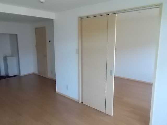 ��ʌ�����s�厚���s�̉Ƃ̃A�p�[�g�̂��̑������E�X�y�[�X