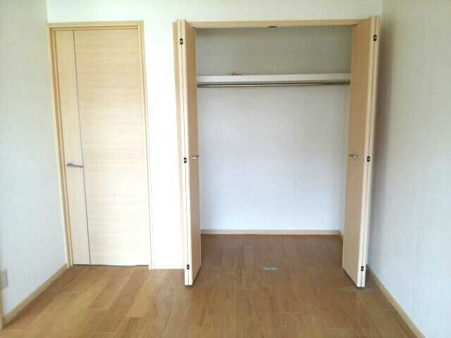 ��ʌ�����s�厚���s�̉Ƃ̃A�p�[�g�̎��[