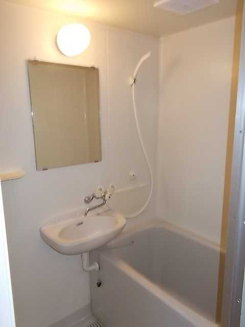 ��ʌ�����s�厚���s�̉Ƃ̃A�p�[�g�̐��ʏ�