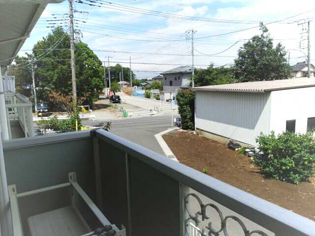 ��ʌ�����s�厚���s�̉Ƃ̃A�p�[�g�̃o���R�j�[