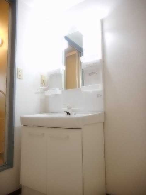 ��ʌ������s���v��̃A�p�[�g�̐��ʏ�