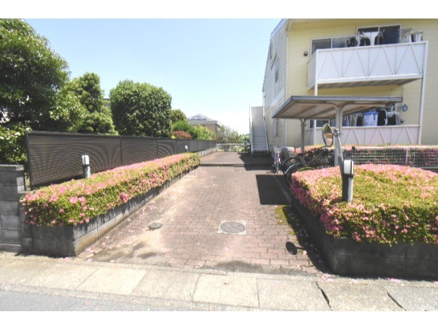 ��ʌ������s���v��̃A�p�[�g�̃G���g�����X