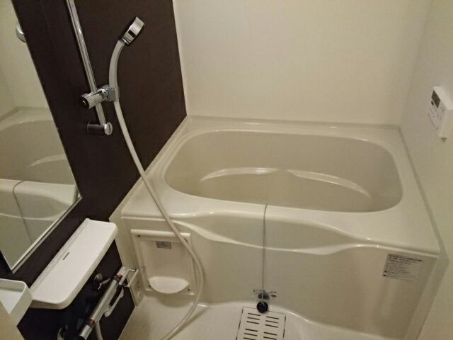 ��ʌ��������܎s�k����i���R���ڂ̃A�p�[�g�̃o�X