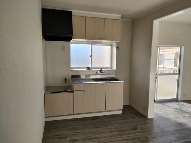 ��ʌ��k�����S�ɓޒ��{���R���ڂ̃A�p�[�g�̂��̑������E�X�y�[�X