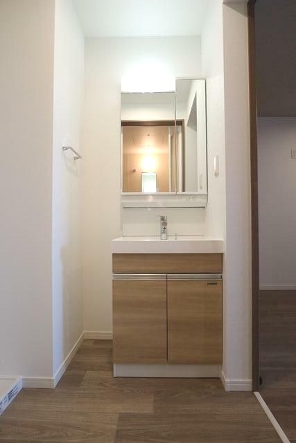 ��ʌ��������܎s�����擌��{�Q���ڂ̃A�p�[�g�̐��ʏ�