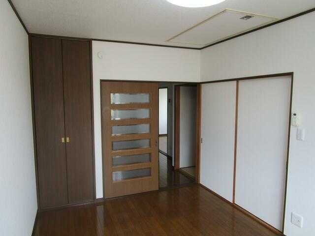 ��ʌ�����s�����Q���ڂ̃A�p�[�g�̋��ԁE���r���O