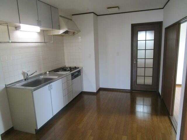 ��ʌ�����s�����Q���ڂ̃A�p�[�g�̃L�b�`��