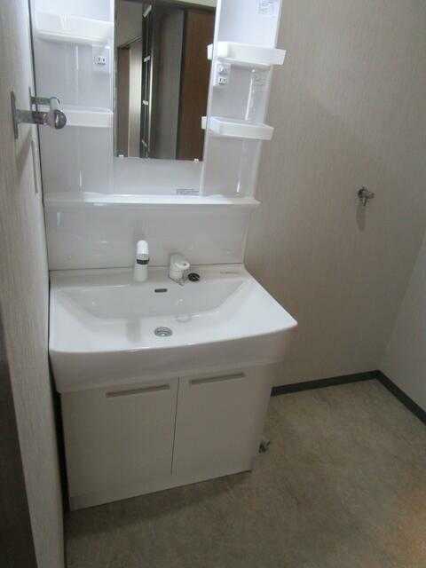 ��ʌ�����s�����Q���ڂ̃A�p�[�g�̐��ʏ�