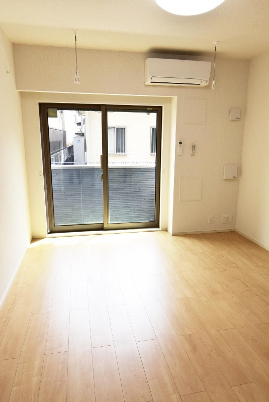 ��ʌ��������܎s��掭��܂Q���ڂ̃A�p�[�g�̂��̑������E�X�y�[�X