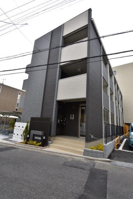 ��ʌ��������܎s��掭��܂Q���ڂ̃A�p�[�g�̃G���g�����X