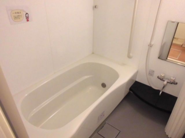 ��ʌ��������܎s�k��{�����̃A�p�[�g�̃o�X