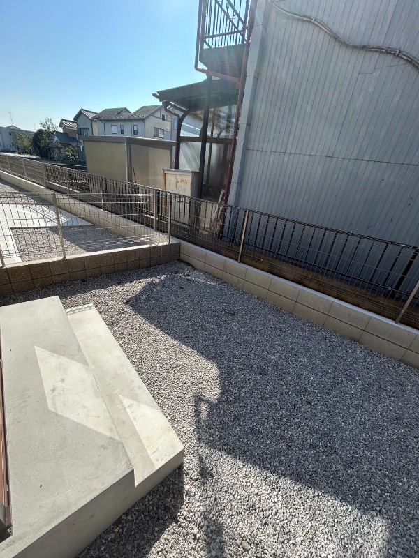 ��ʌ��������܎s����厚�w��̃e���X�n�E�X�̃o���R�j�[