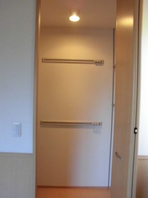 ��ʌ��������܎s�k��{�����̃A�p�[�g�̎��[