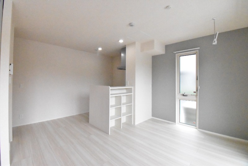 ��ʌ��������܎s�΋�����T���ڂ̃A�p�[�g�̋����E���r���O