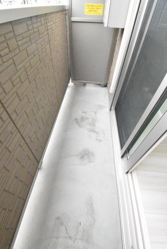 ��ʌ��������܎s�΋�����T���ڂ̃A�p�[�g�̃o���R�j�[