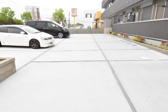 ��ʌ��������܎s�΋�����T���ڂ̃A�p�[�g�̒��ԏ�