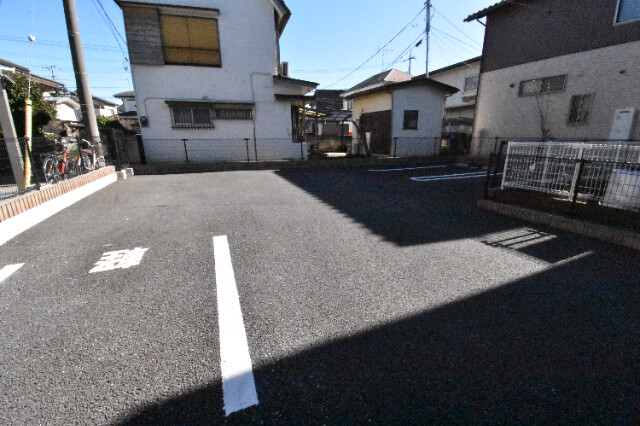 ��ʌ��������܎s�����擇���̃A�p�[�g�̒��ԏ�