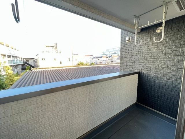 ��ʌ�����s�씵���J�Q���ڂ̃A�p�[�g�̃o���R�j�[