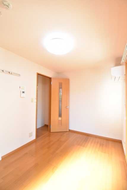 ��ʌ��������܎s�Y�a���؍�S���ڂ̃A�p�[�g�̋��ԁE���r���O