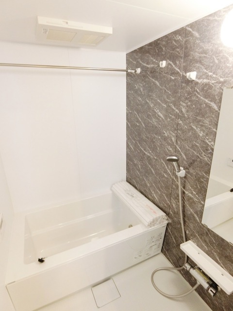 ��ʌ��������܎s�������a�c���Q���ڂ̃A�p�[�g�̃o�X