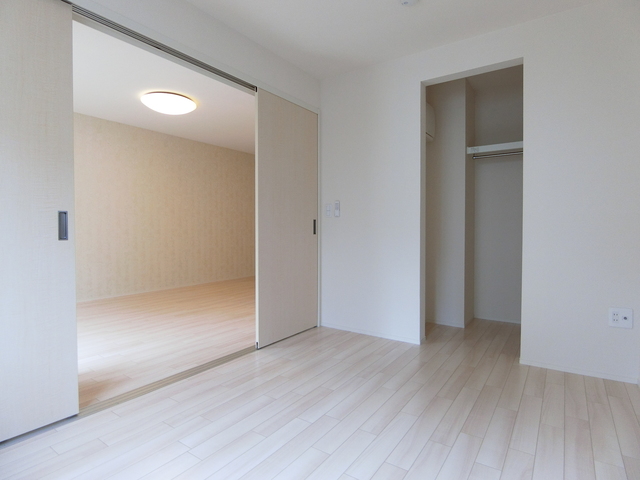 ��ʌ��������܎s�������a�c���Q���ڂ̃A�p�[�g�̂��̑������E�X�y�[�X