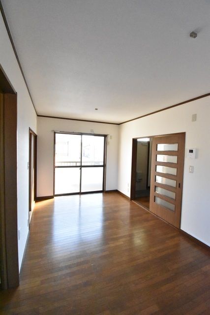 ��ʌ��������܎s�΋�厚��Ԗ؂̃A�p�[�g�̋��ԁE���r���O