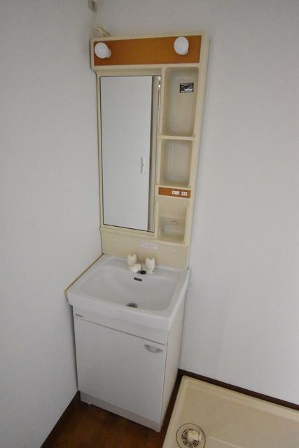 ��ʌ��������܎s�΋�厚��Ԗ؂̃A�p�[�g�̐��ʏ�