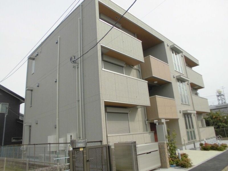 ��ʌ���z�s�Z�����Q���ڂ̃A�p�[�g�̌����O��