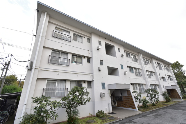 ��ʌ��������܎s��{��g�~���R����144-1�̃}���V�����̌����O��