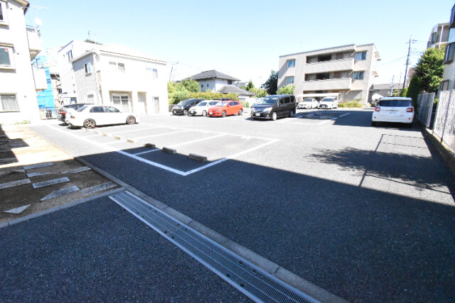 ��ʌ��������܎s��{��k�ܒ��Q���ڂ̃}���V�����̒��ԏ�