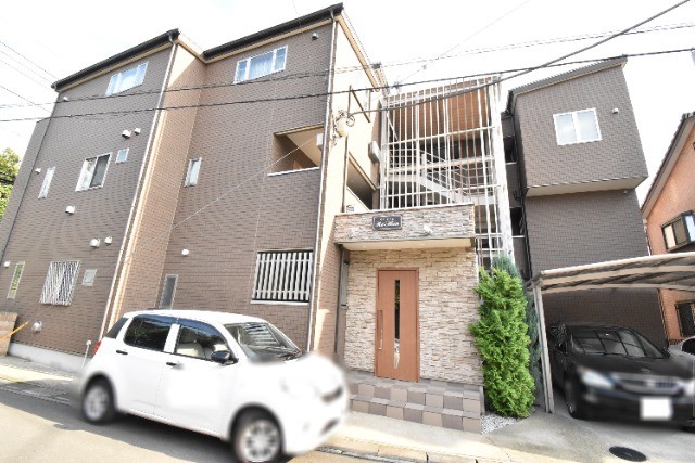 ��ʌ��������܎s��{��听���Q���ڂ̃A�p�[�g�̌����O��